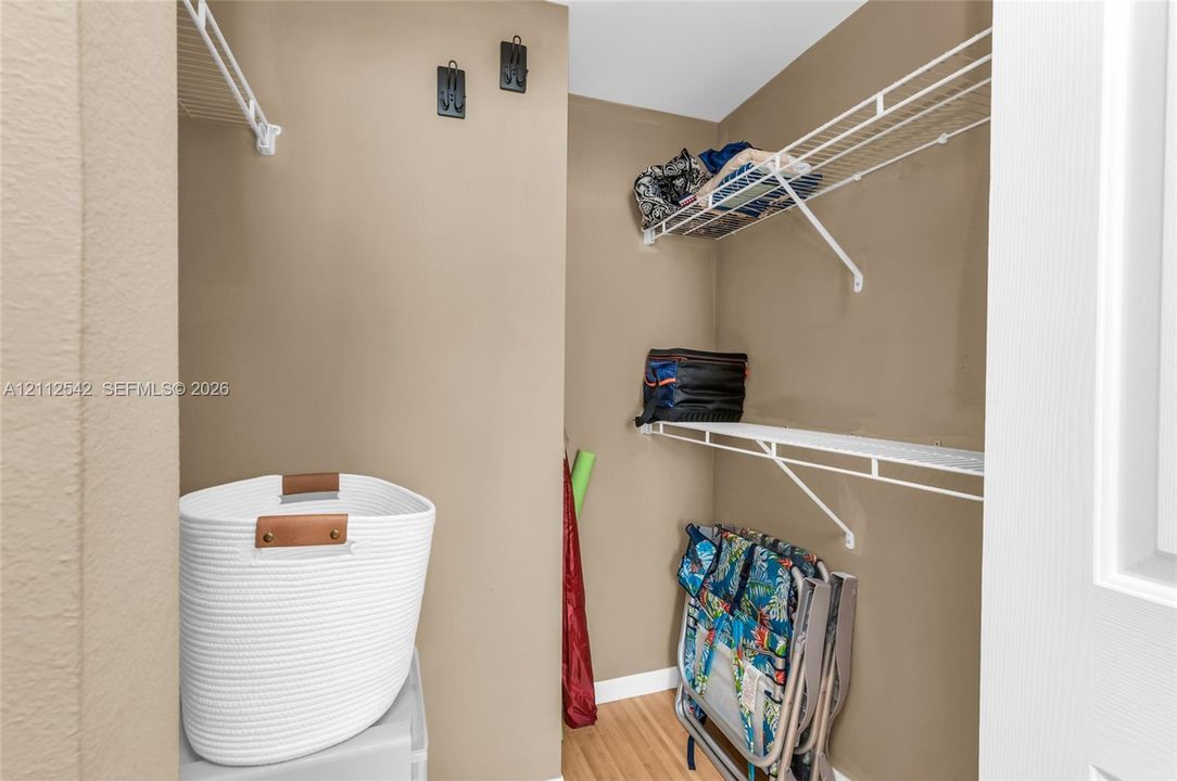En Venta: $549,900 (2 camas, 2 baños, 1130 Pies cuadrados)