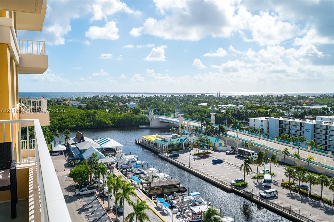 En Venta: $549,900 (2 camas, 2 baños, 1130 Pies cuadrados)