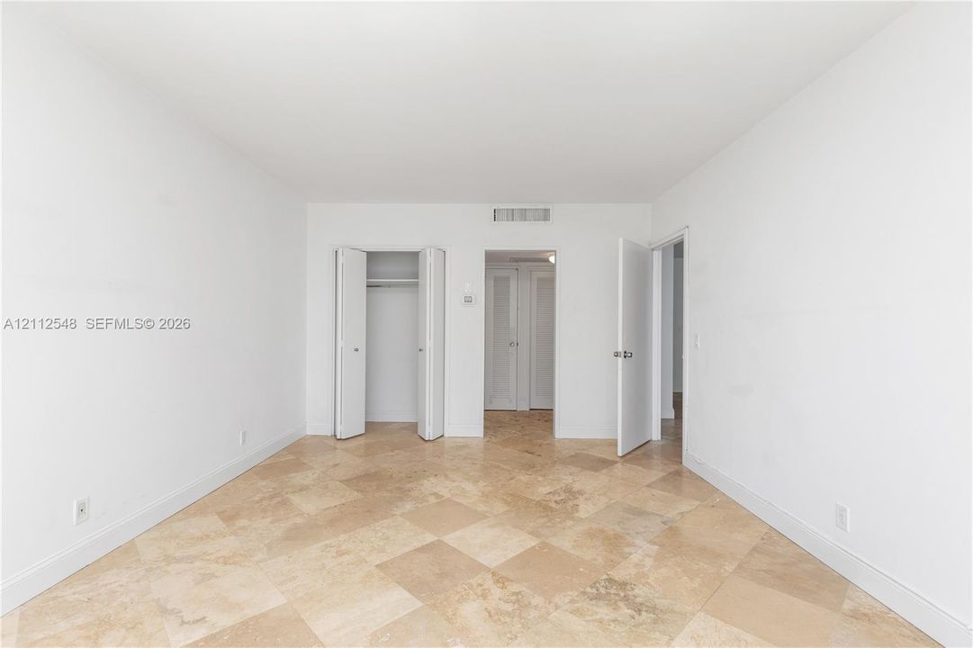 На продажу: $389,000 (2 спален, 2 ванн, 1030 Квадратных фут)