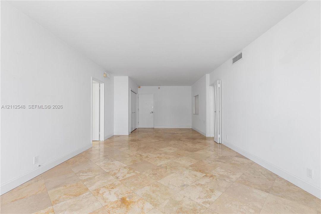 На продажу: $389,000 (2 спален, 2 ванн, 1030 Квадратных фут)