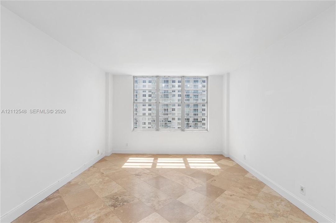 На продажу: $389,000 (2 спален, 2 ванн, 1030 Квадратных фут)
