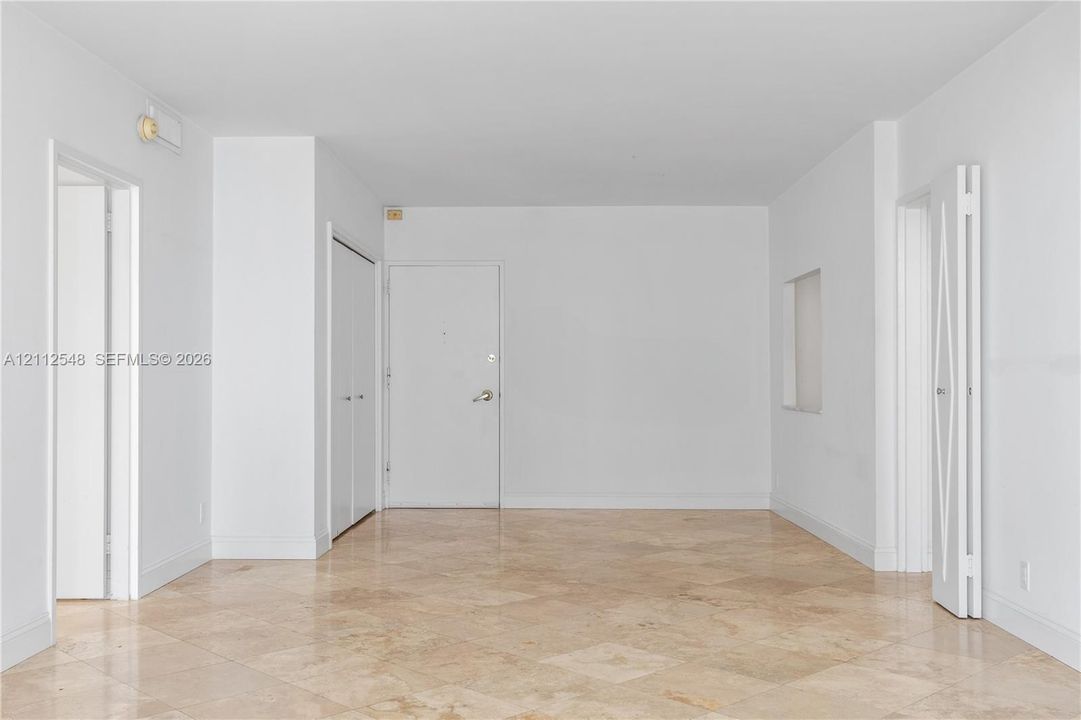 На продажу: $389,000 (2 спален, 2 ванн, 1030 Квадратных фут)