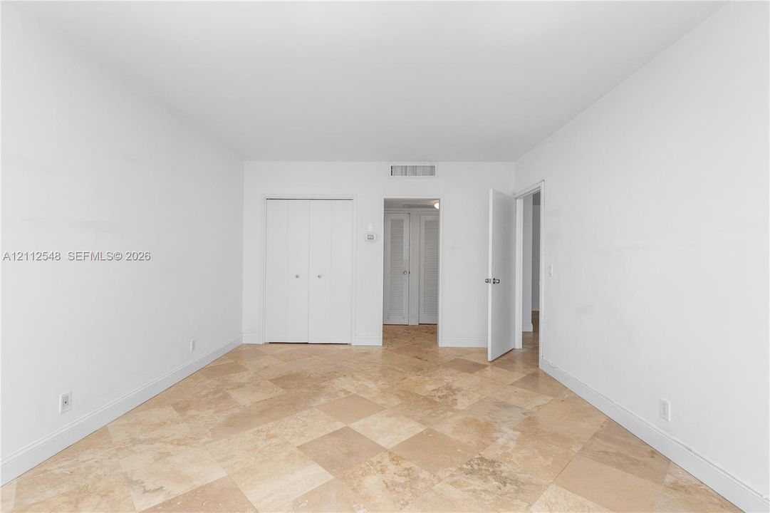 На продажу: $389,000 (2 спален, 2 ванн, 1030 Квадратных фут)