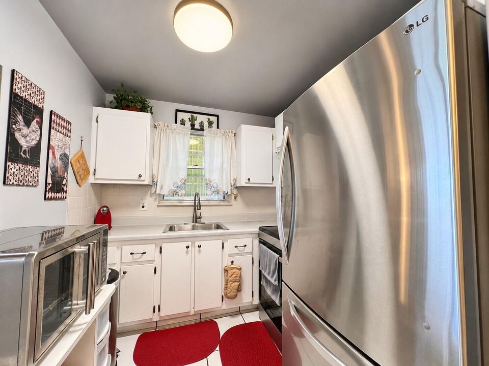Bright Kitchen