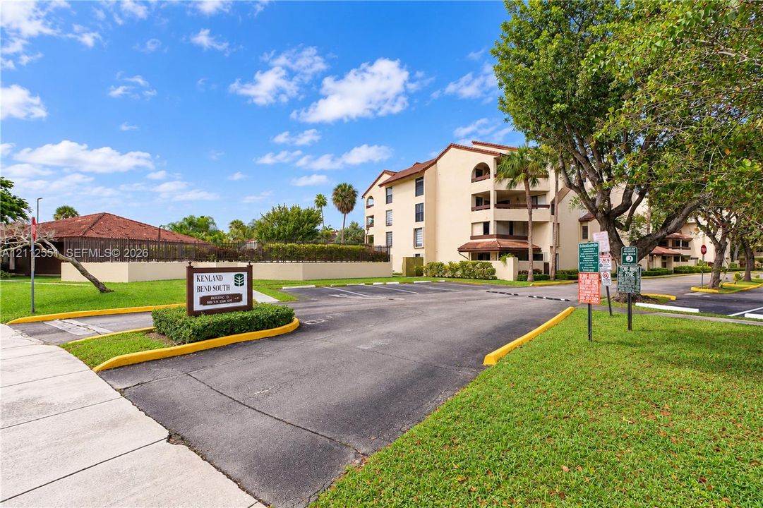 For Rent: $2,500 (2 beds, 2 baths, 1340 Square Feet)