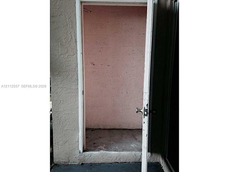 For Rent: $2,250 (2 beds, 2 baths, 854 Square Feet)