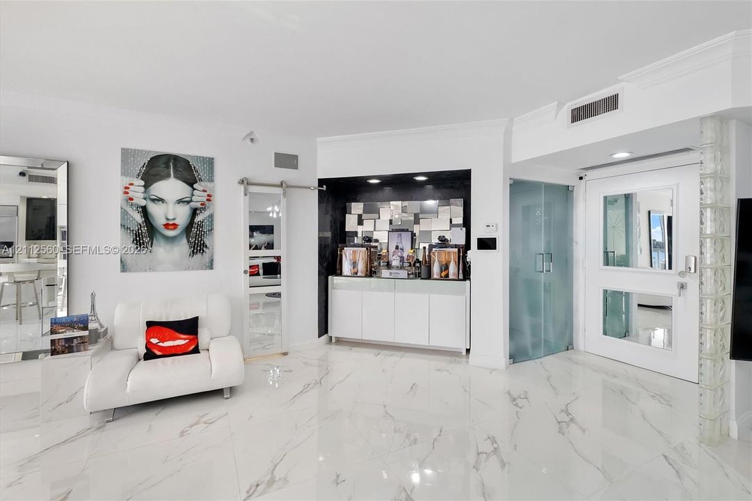 For Sale: $1,275,000 (2 beds, 2 baths, 1495 Square Feet)