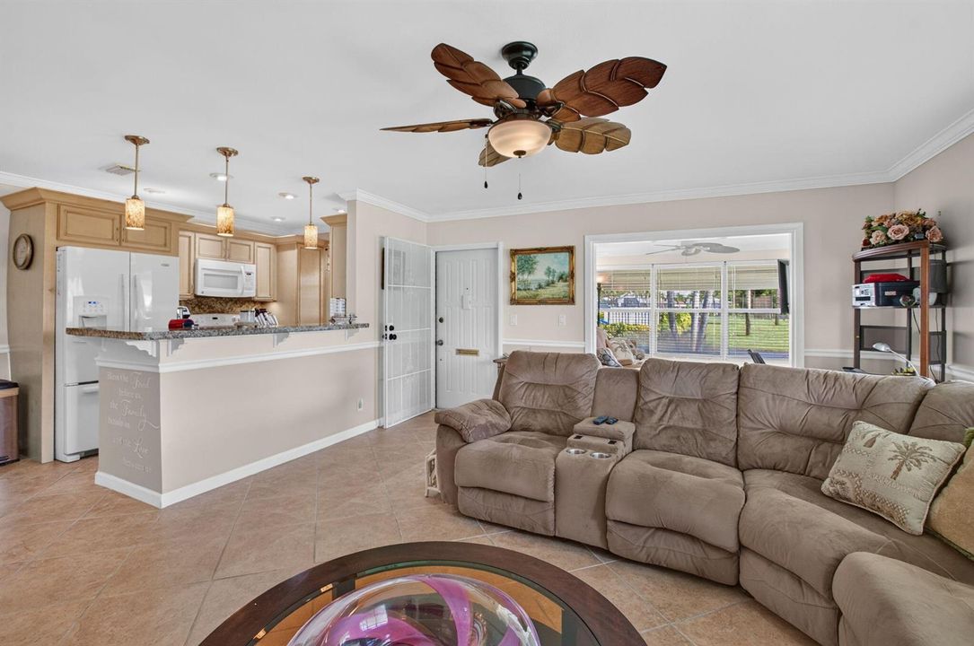 OPEN KITCHEN