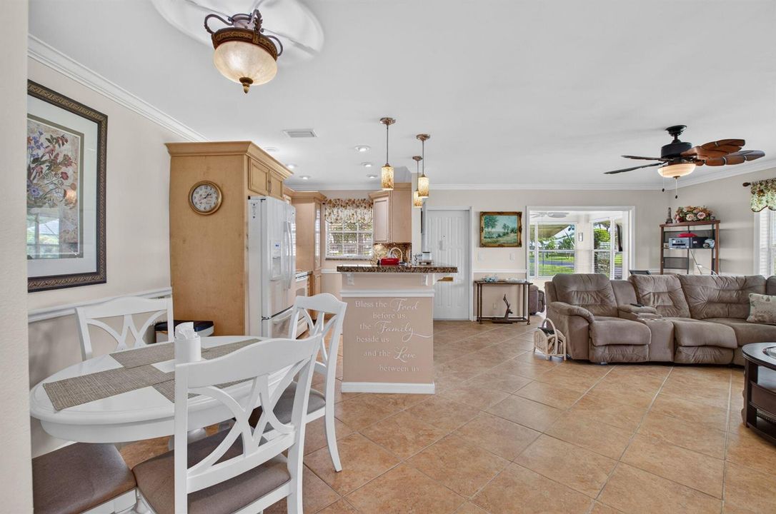 OPEN LIVING AREA