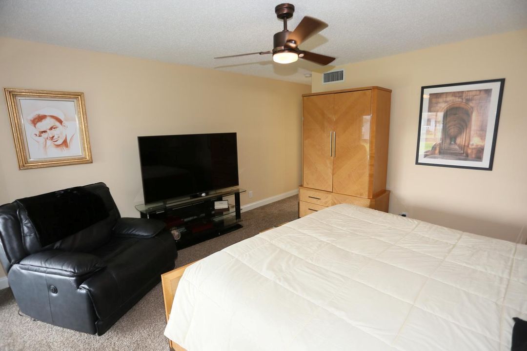 027-017-Master Bedroom-1500x1000