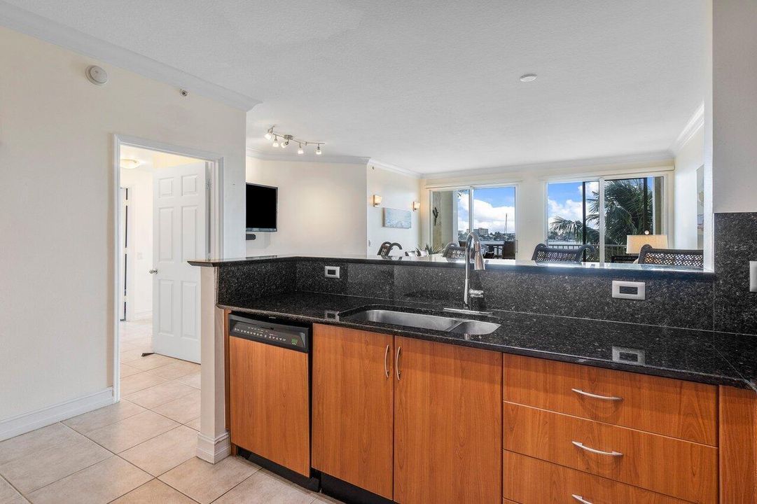 015-806EastWindwardWay-Lantana-FL-33462-