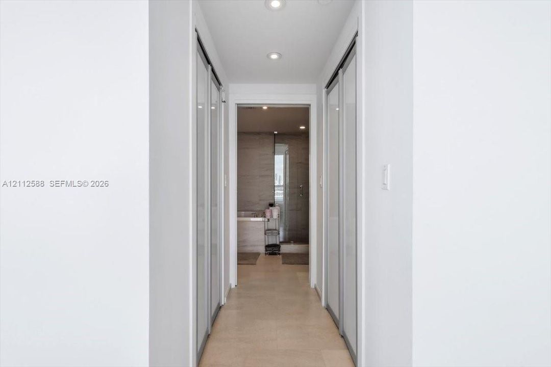 For Sale: $1,535,000 (2 beds, 2 baths, 1058 Square Feet)