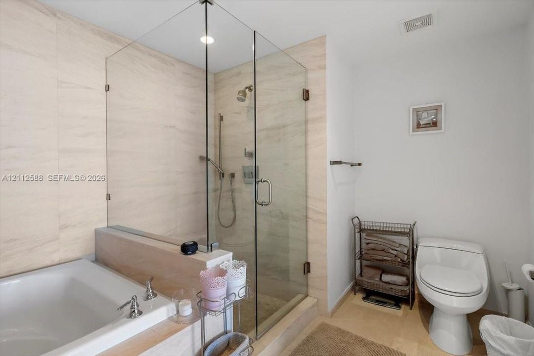 For Sale: $1,535,000 (2 beds, 2 baths, 1058 Square Feet)