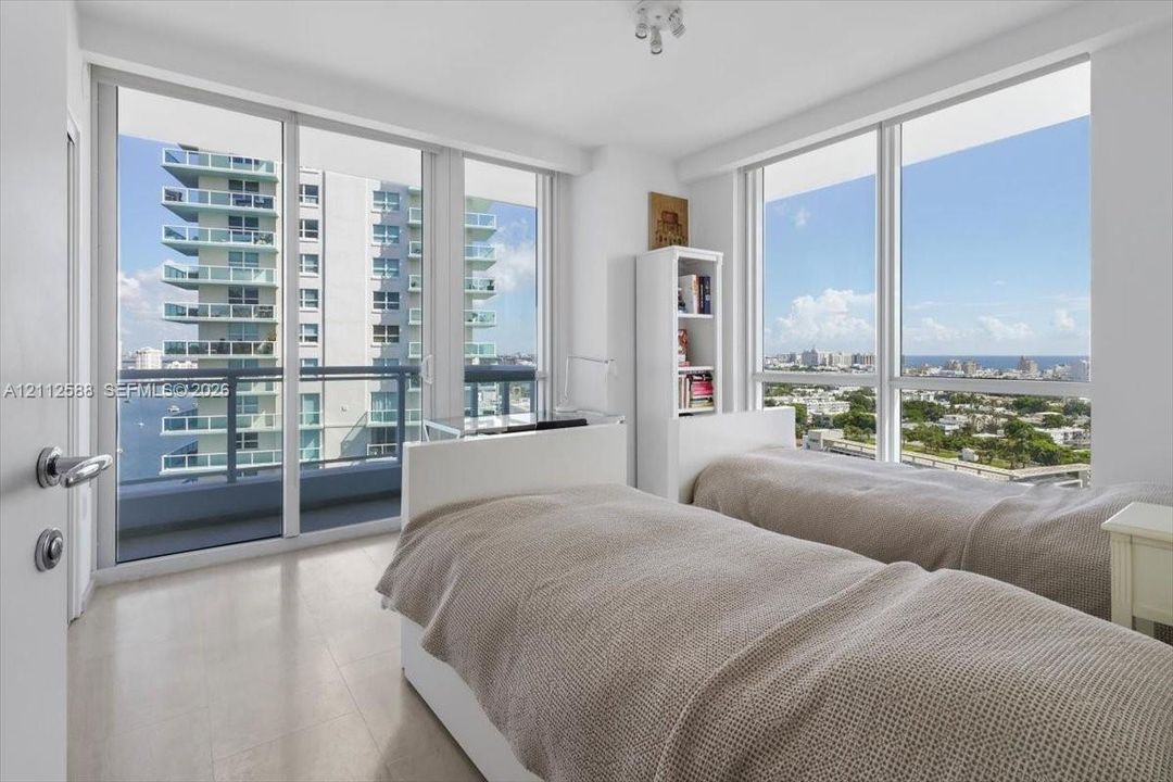 For Sale: $1,535,000 (2 beds, 2 baths, 1058 Square Feet)