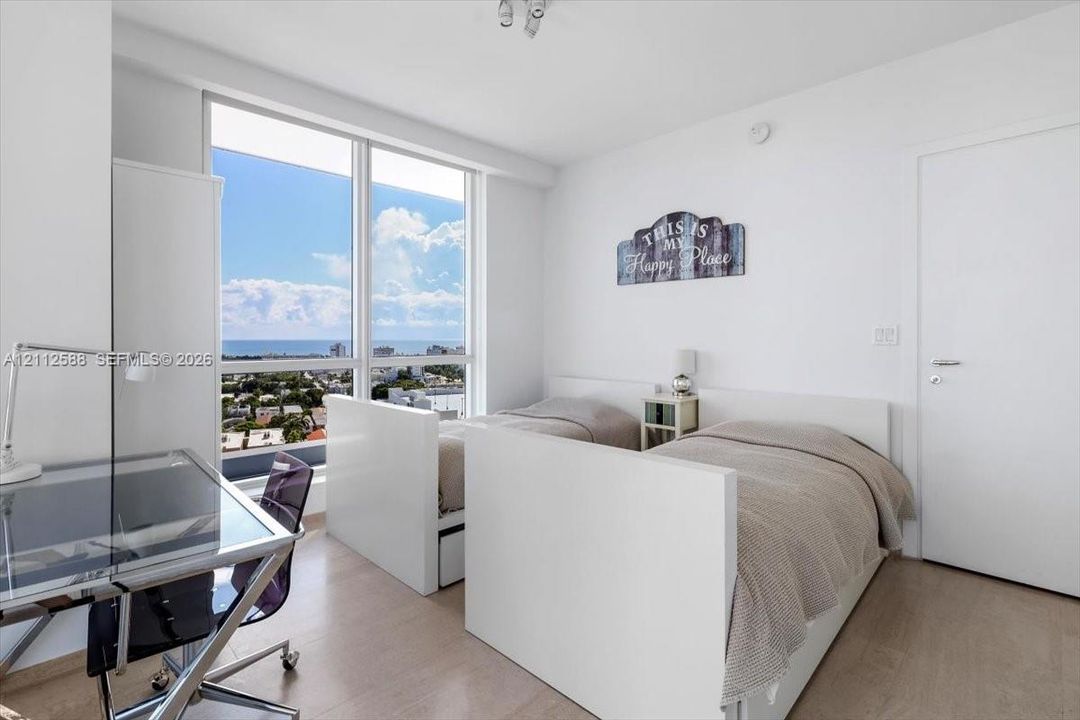 For Sale: $1,535,000 (2 beds, 2 baths, 1058 Square Feet)