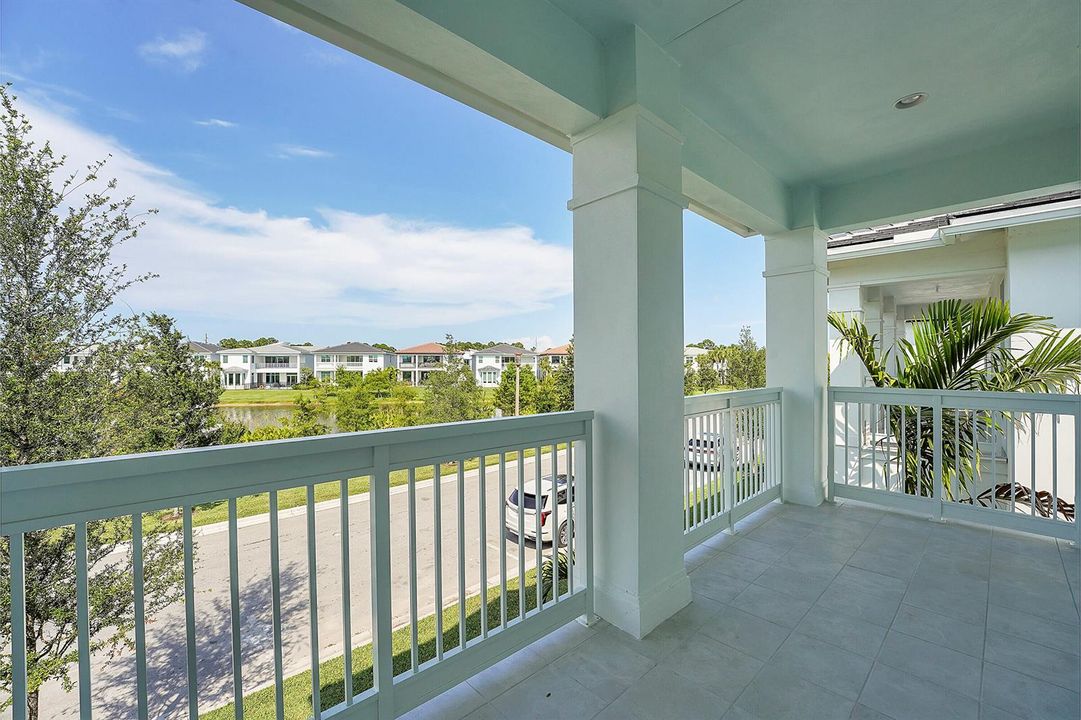 2nd floor porch