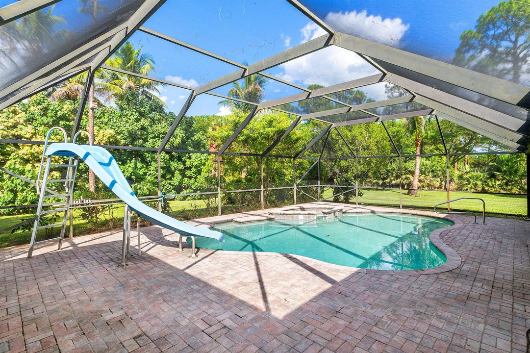 Pool & Spa Jacuzzi
