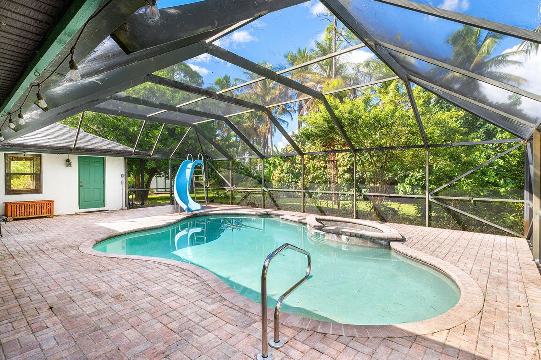 Pool & Spa Jacuzzi