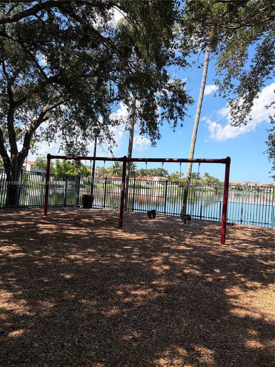 For Rent: $3,700 (3 beds, 2 baths, 1529 Square Feet)