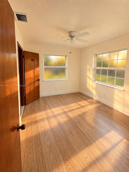 For Rent: $3,200 (3 beds, 2 baths, 920 Square Feet)