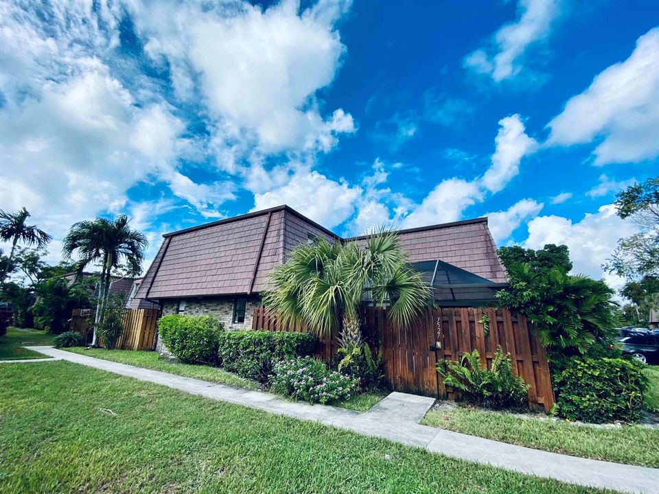 7527 Courtyards Run E, Boca Raton