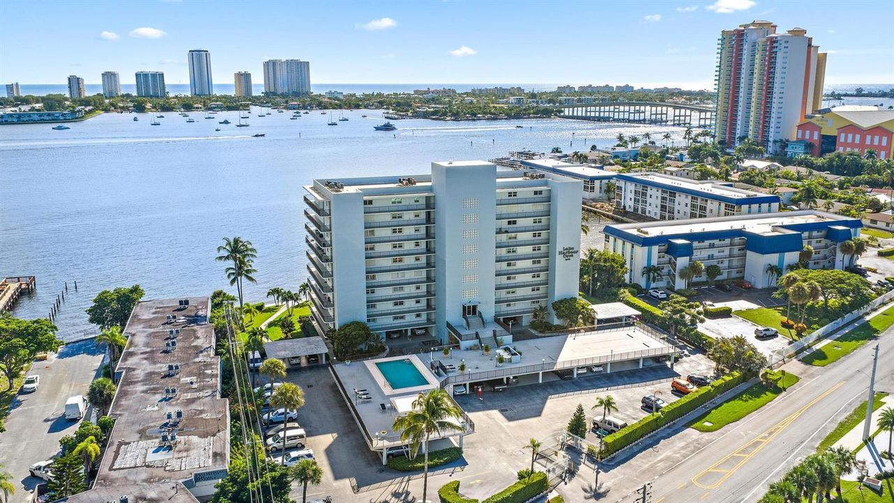 3040 Lake Shore Dr unit 903-25