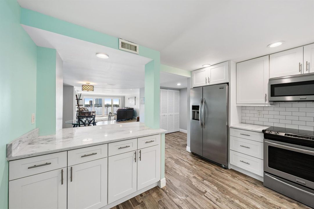 3040 Lake Shore Dr unit 903-13