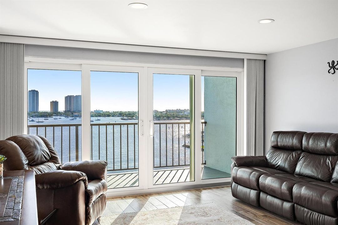 3040 Lake Shore Dr unit 903-8