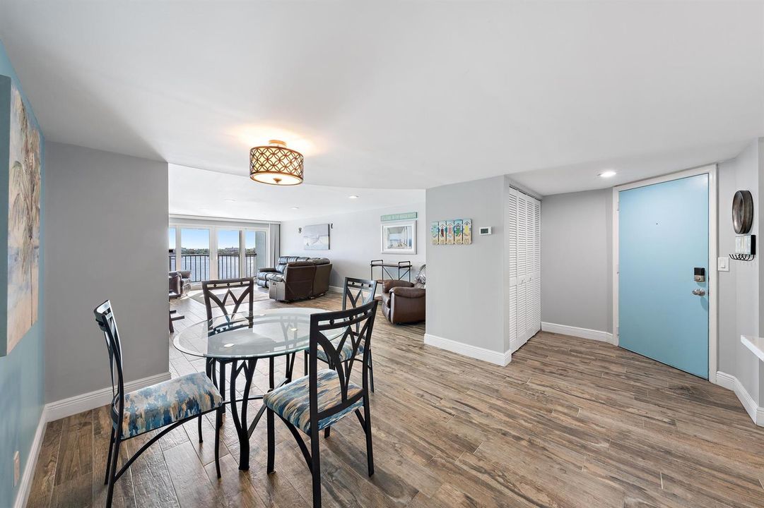 3040 Lake Shore Dr unit 903-9