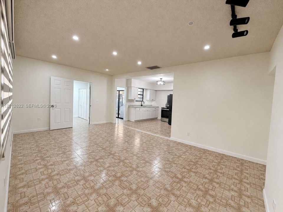 En Renta: $1,990 (1 camas, 1 baños, 1316 Pies cuadrados)