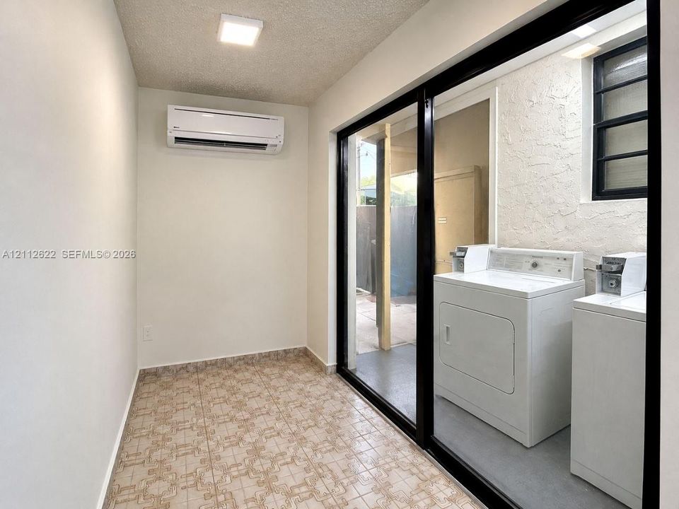 En Renta: $1,990 (1 camas, 1 baños, 1316 Pies cuadrados)