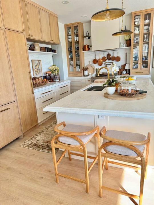 Eat-in Kitchen