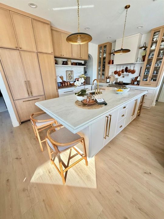 Eat-in Kitchen