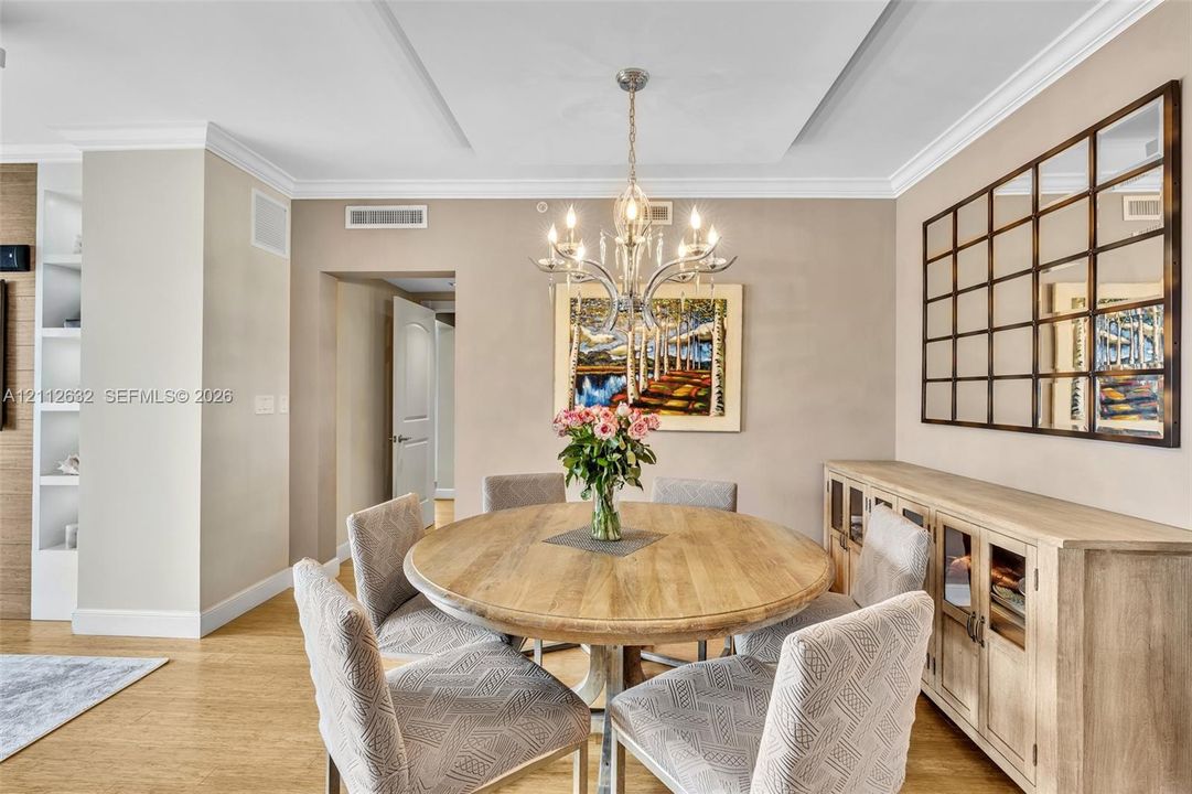 En Venta: $1,600,000 (3 camas, 3 baños, 2287 Pies cuadrados)
