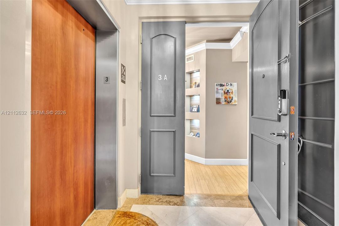En Venta: $1,600,000 (3 camas, 3 baños, 2287 Pies cuadrados)