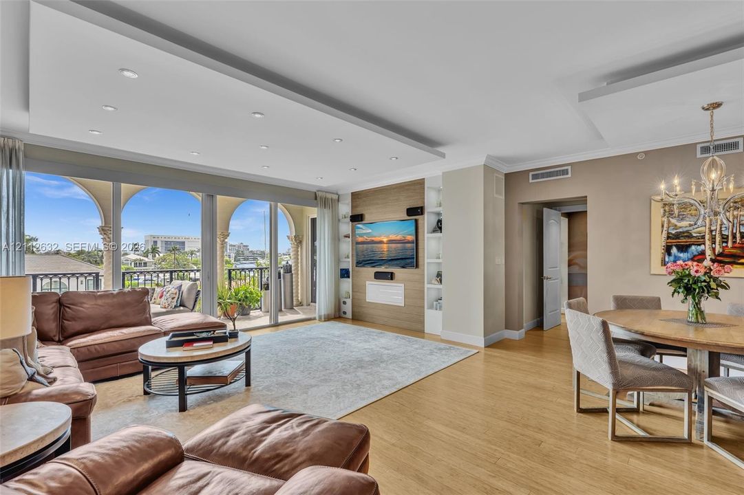 En Venta: $1,600,000 (3 camas, 3 baños, 2287 Pies cuadrados)