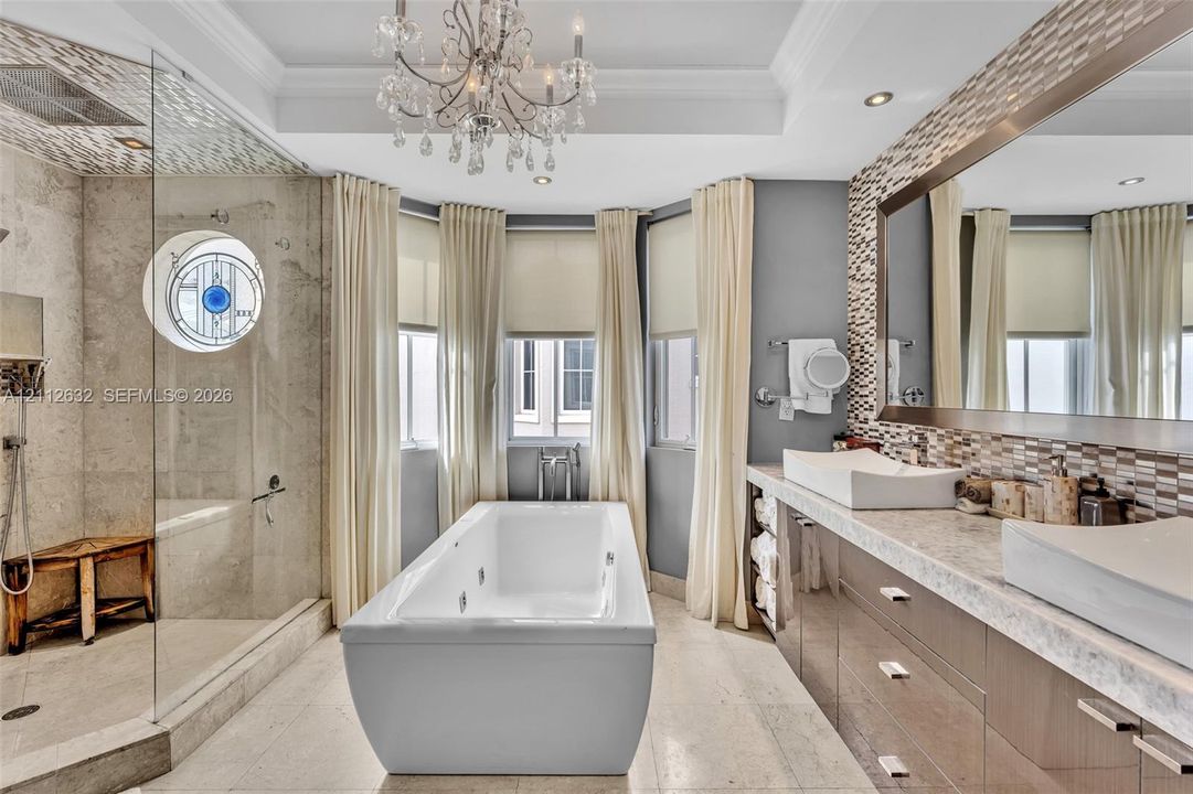 En Venta: $1,600,000 (3 camas, 3 baños, 2287 Pies cuadrados)