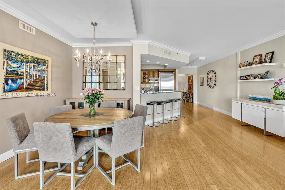 En Venta: $1,600,000 (3 camas, 3 baños, 2287 Pies cuadrados)