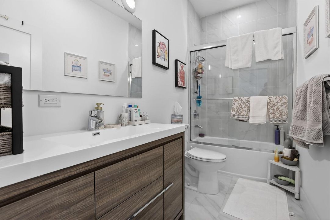 2nd Bathroom