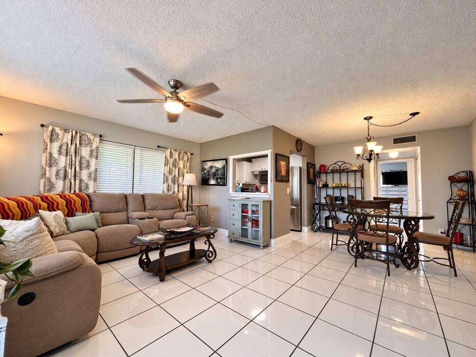 Living Dining Area