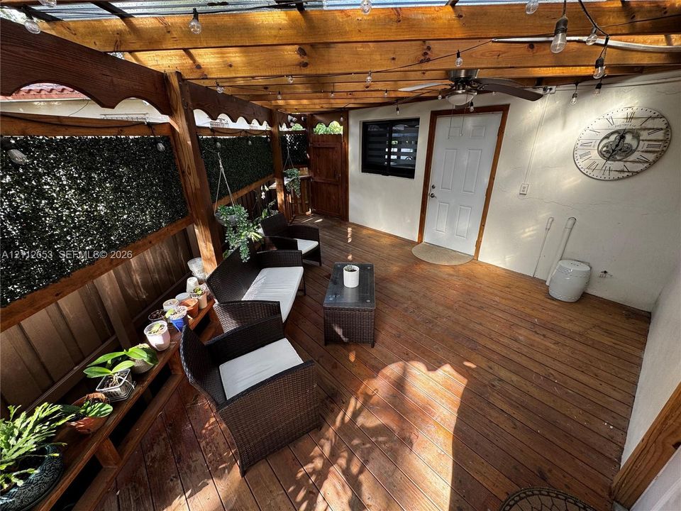 На продажу: $849,999 (3 спален, 2 ванн, 1625 Квадратных фут)