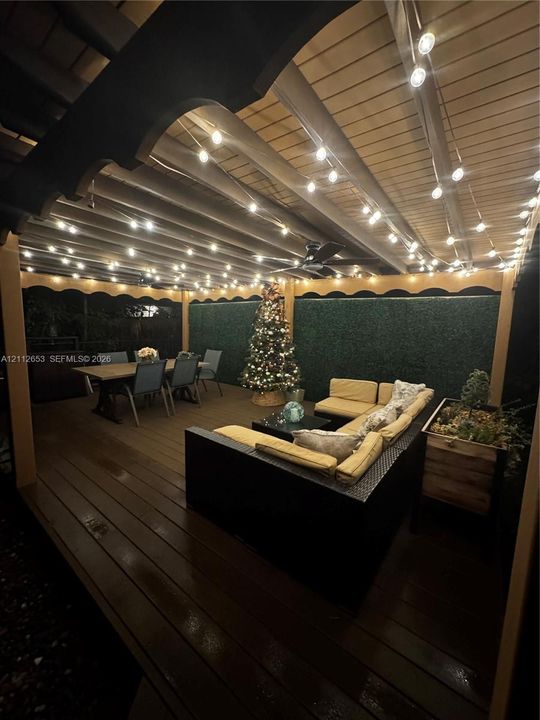 На продажу: $849,999 (3 спален, 2 ванн, 1625 Квадратных фут)
