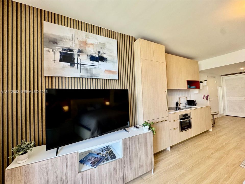 For Rent: $3,500 (0 beds, 1 baths, 523 Square Feet)