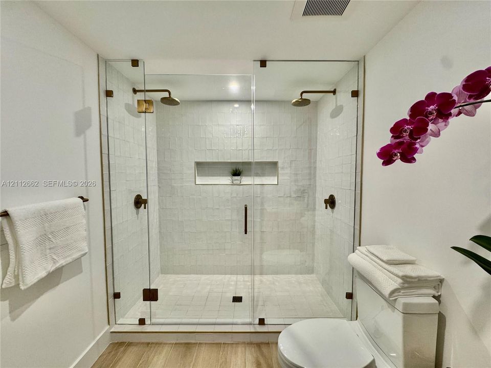 For Rent: $3,500 (0 beds, 1 baths, 523 Square Feet)