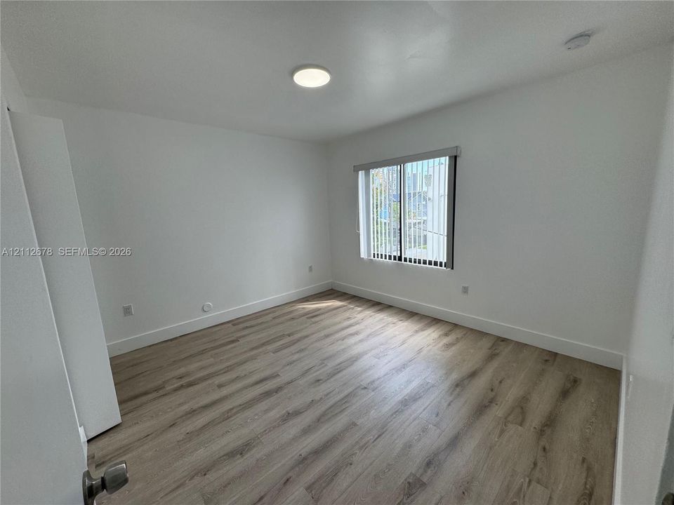 В аренду: $1,600 (1 спален, 1 ванн, 1000 Квадратных фут)