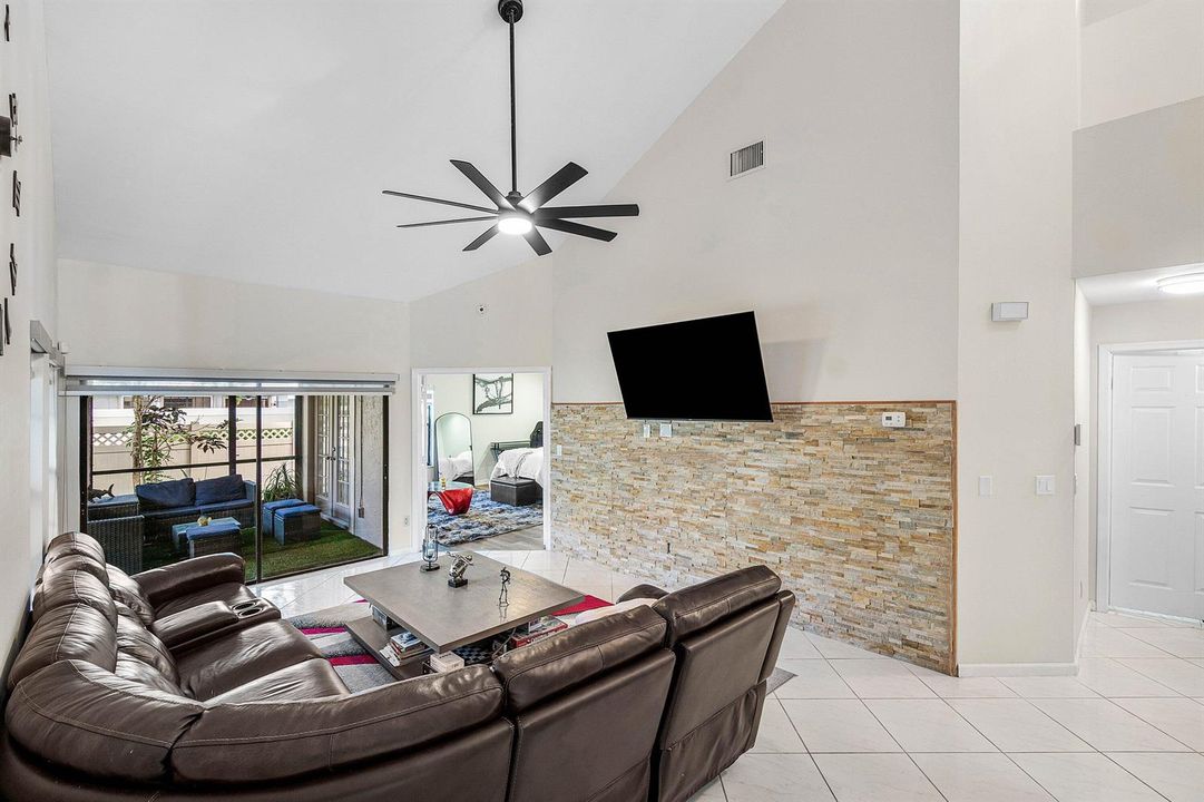 006-6947BitterbushPlace-BoyntonBeach-FL-