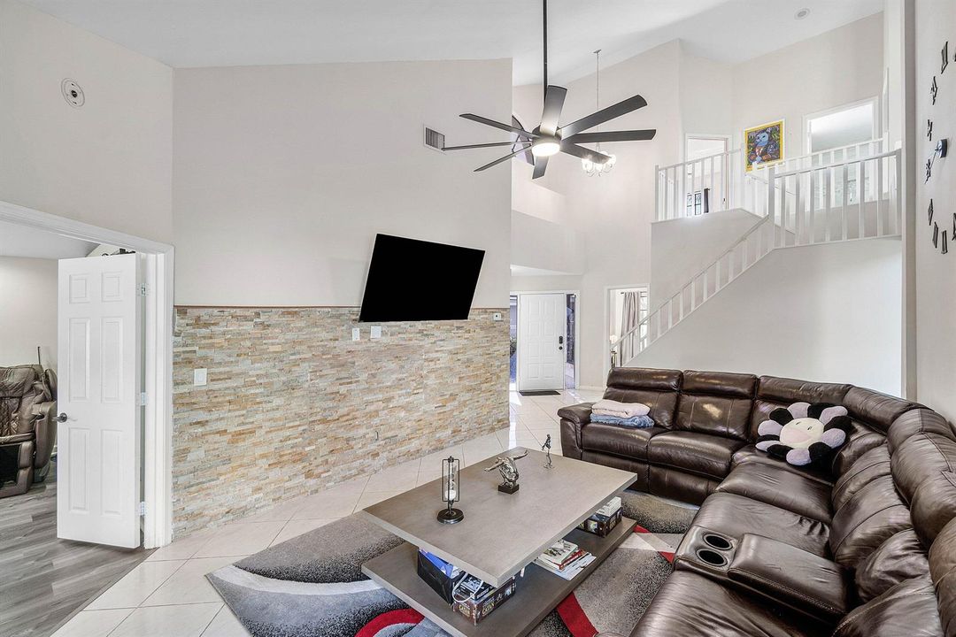 004-6947BitterbushPlace-BoyntonBeach-FL-