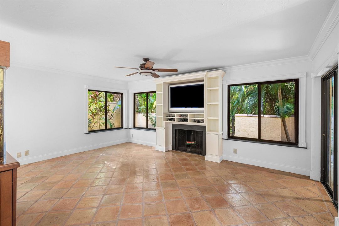 011-16VíaLago-BoyntonBeach-FL-33435-SMA