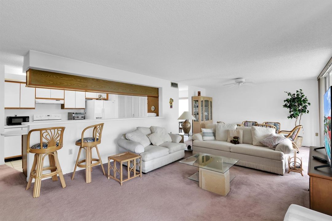 107 Half Moon Cir, Hypoluxo -32