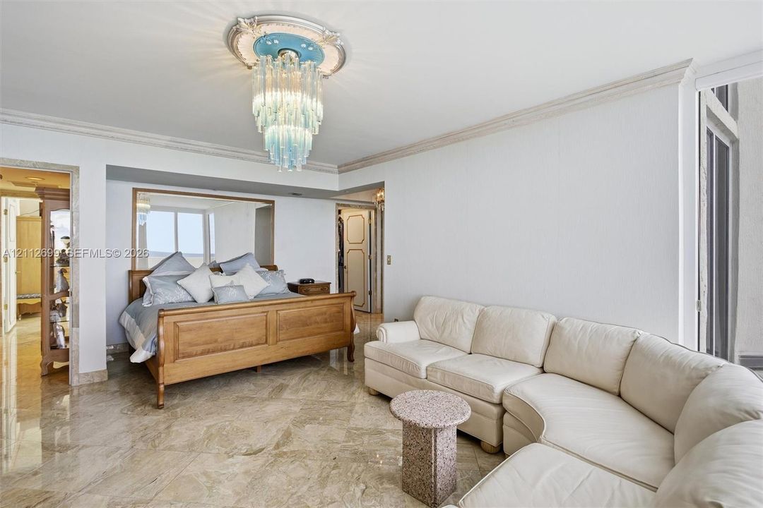 For Sale: $2,195,000 (3 beds, 4 baths, 2440 Square Feet)